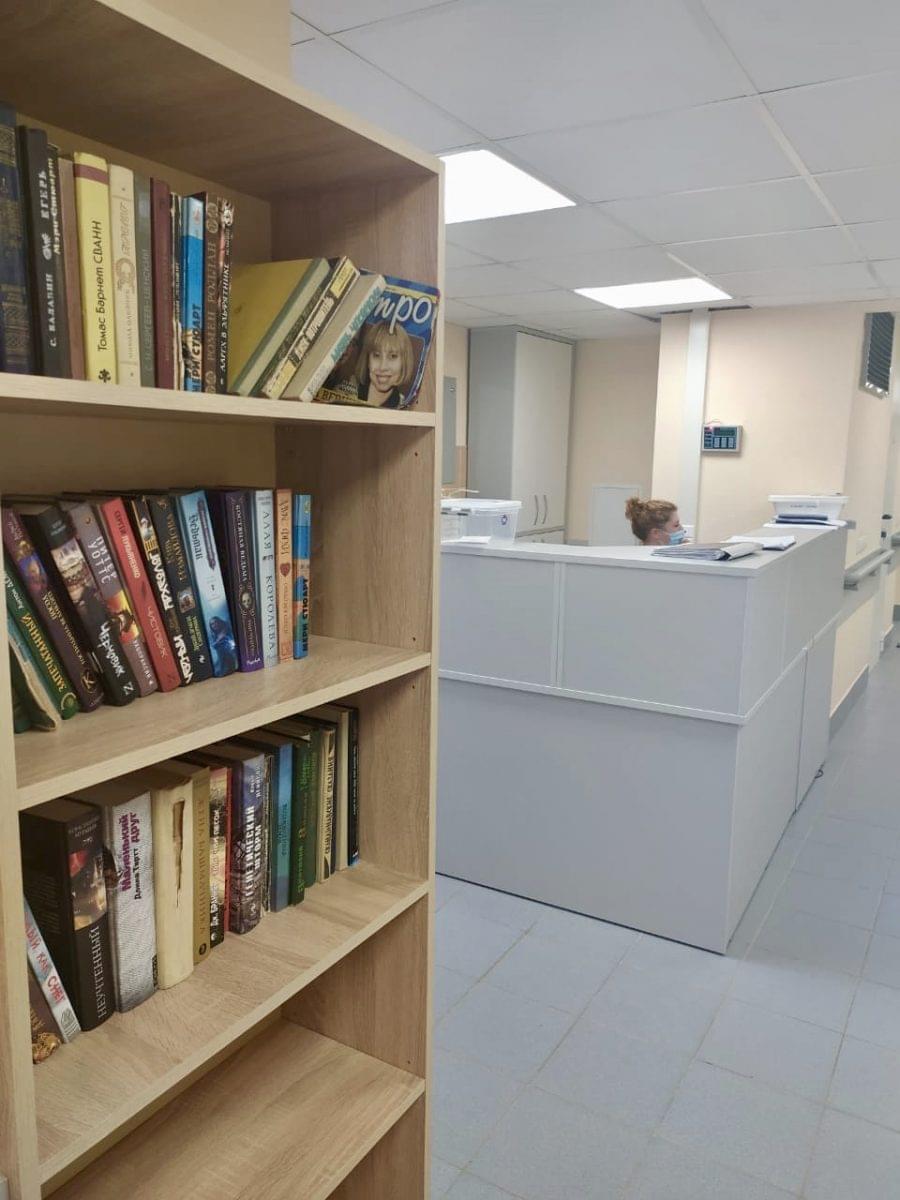 В ГКОБ№1 появилась библиотека для пациентов
