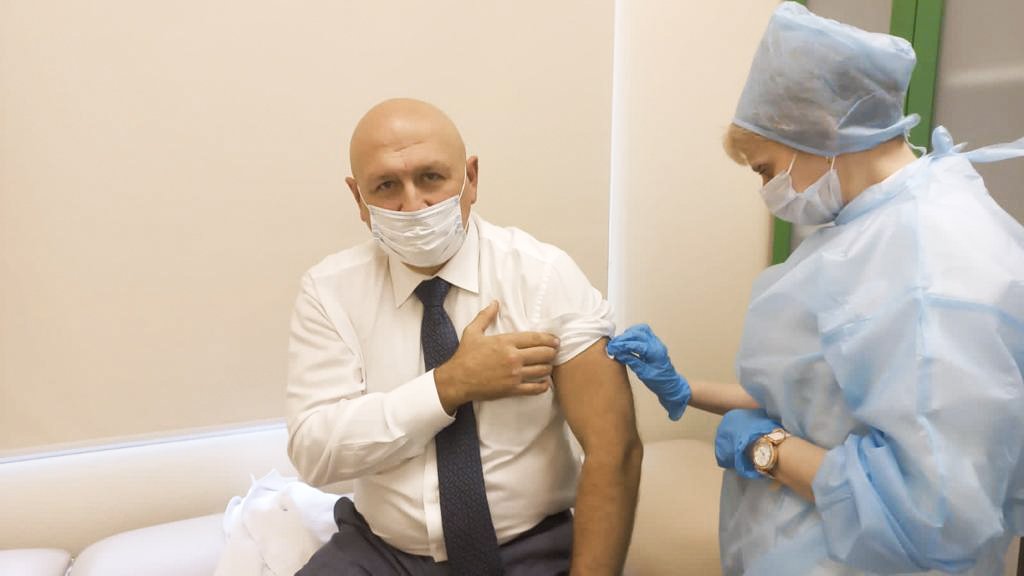 Сотрудники Первой онкологической больницы Москвы прошли вакцинацию против гриппа