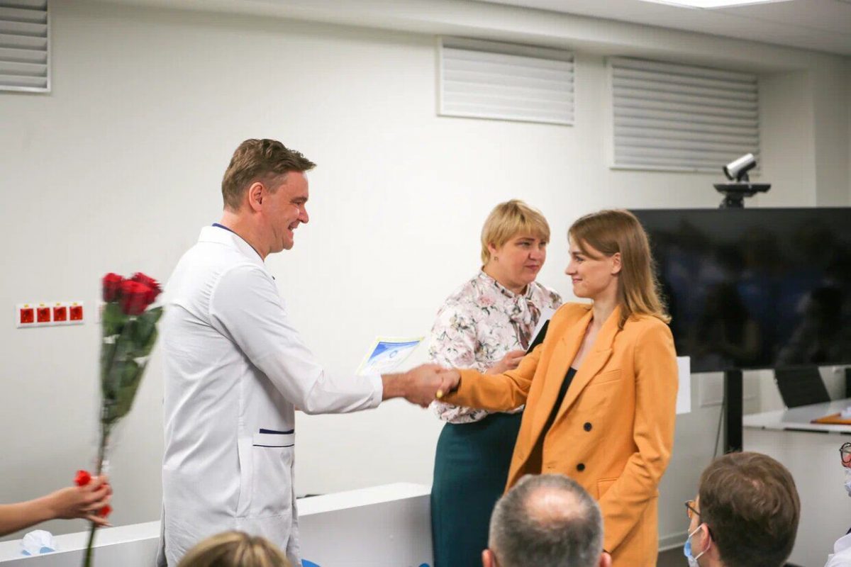 Сотрудники Первой онкологической больницы Москвы были отмечены почетными государственными грамотами и благодарностями в связи с профессиональным праздником – Днем медицинского работника