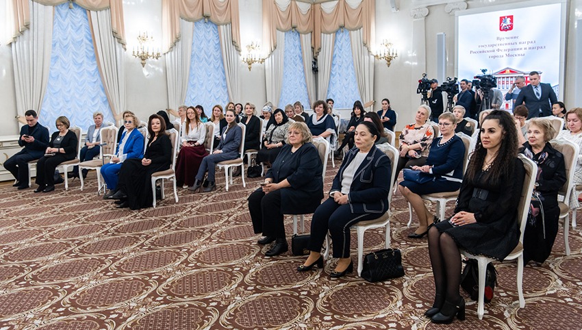 Сергей Собянин накануне Международного женского дня вручил награды заслуженным москвичкам.